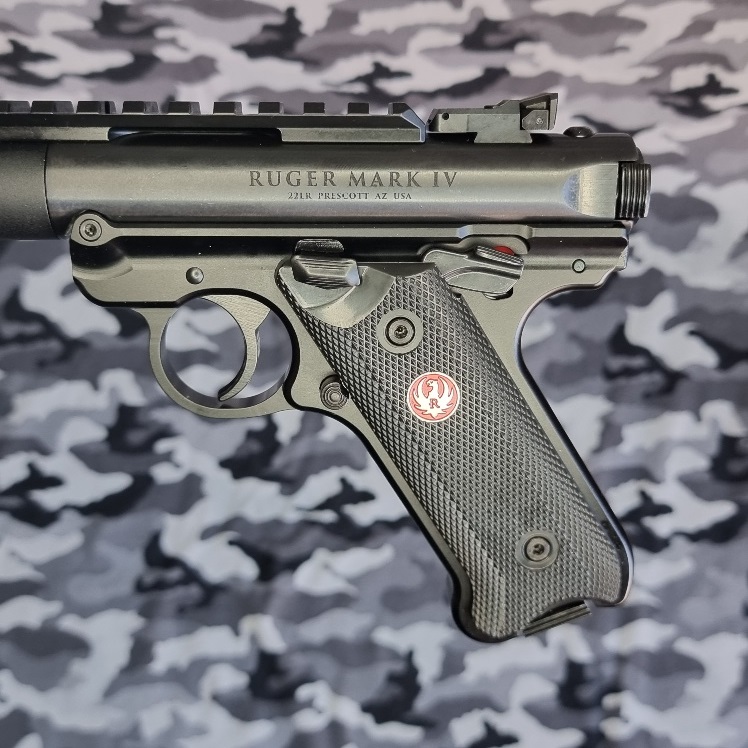 Pistole Ruger Mod. Mark IV Tactical mit integriertem Schalldämpfer .22 LR