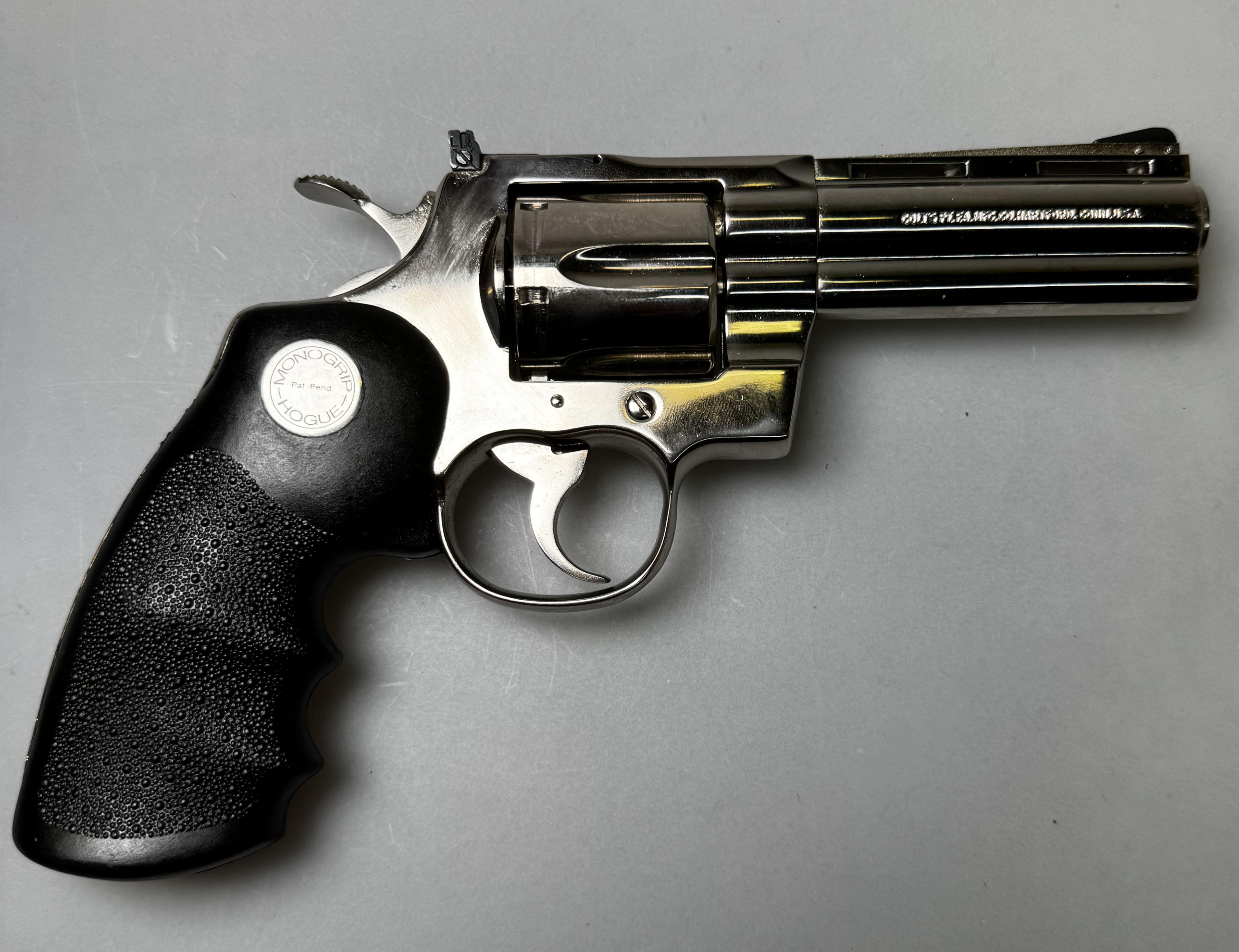 Revolver Colt Python 6" .357 Mag. , Occasion