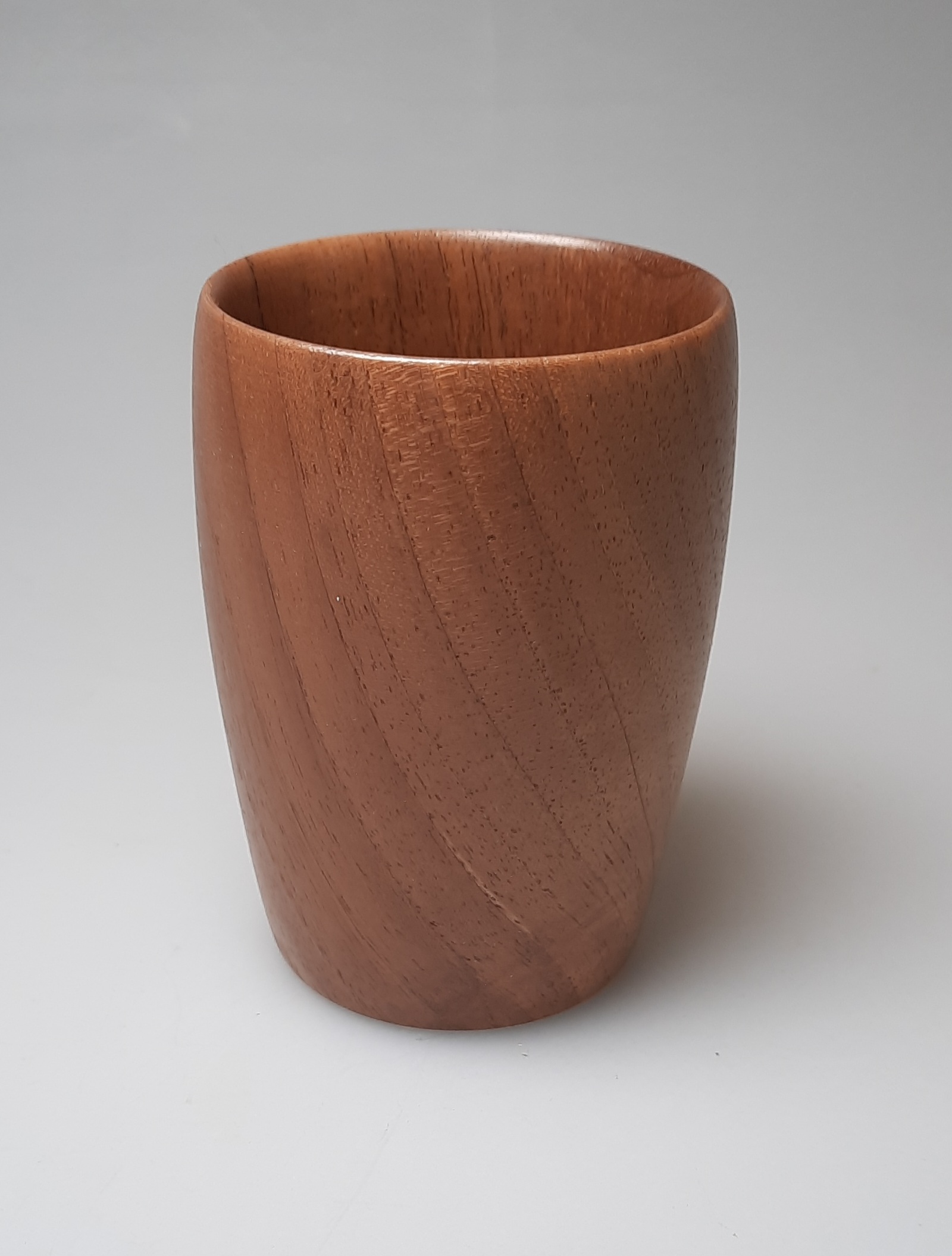 Holzbecher Nussbaum