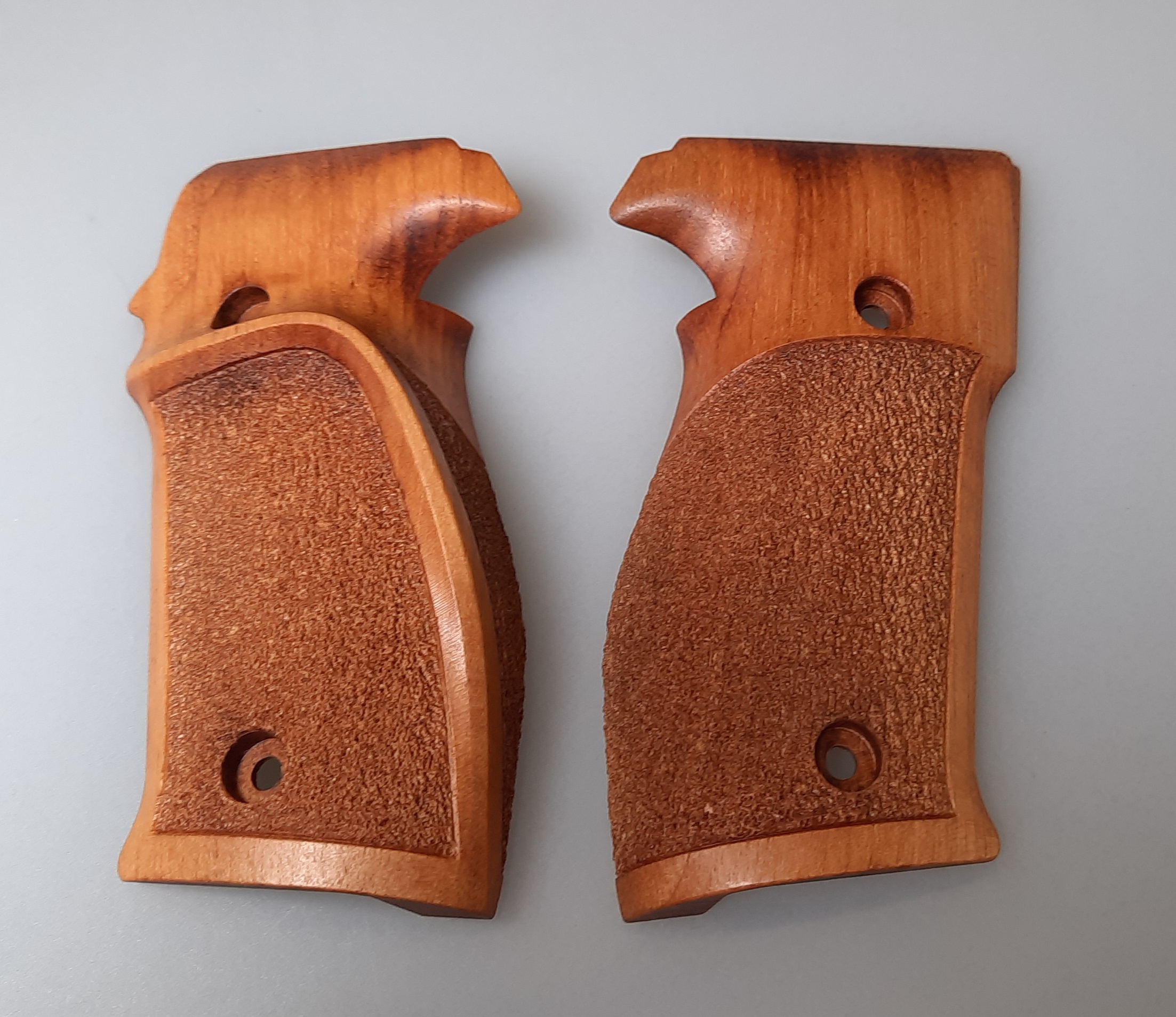 Griffschalen Nill SIG P226, Holz, mit Daumenauflage (ohne Schrauben)