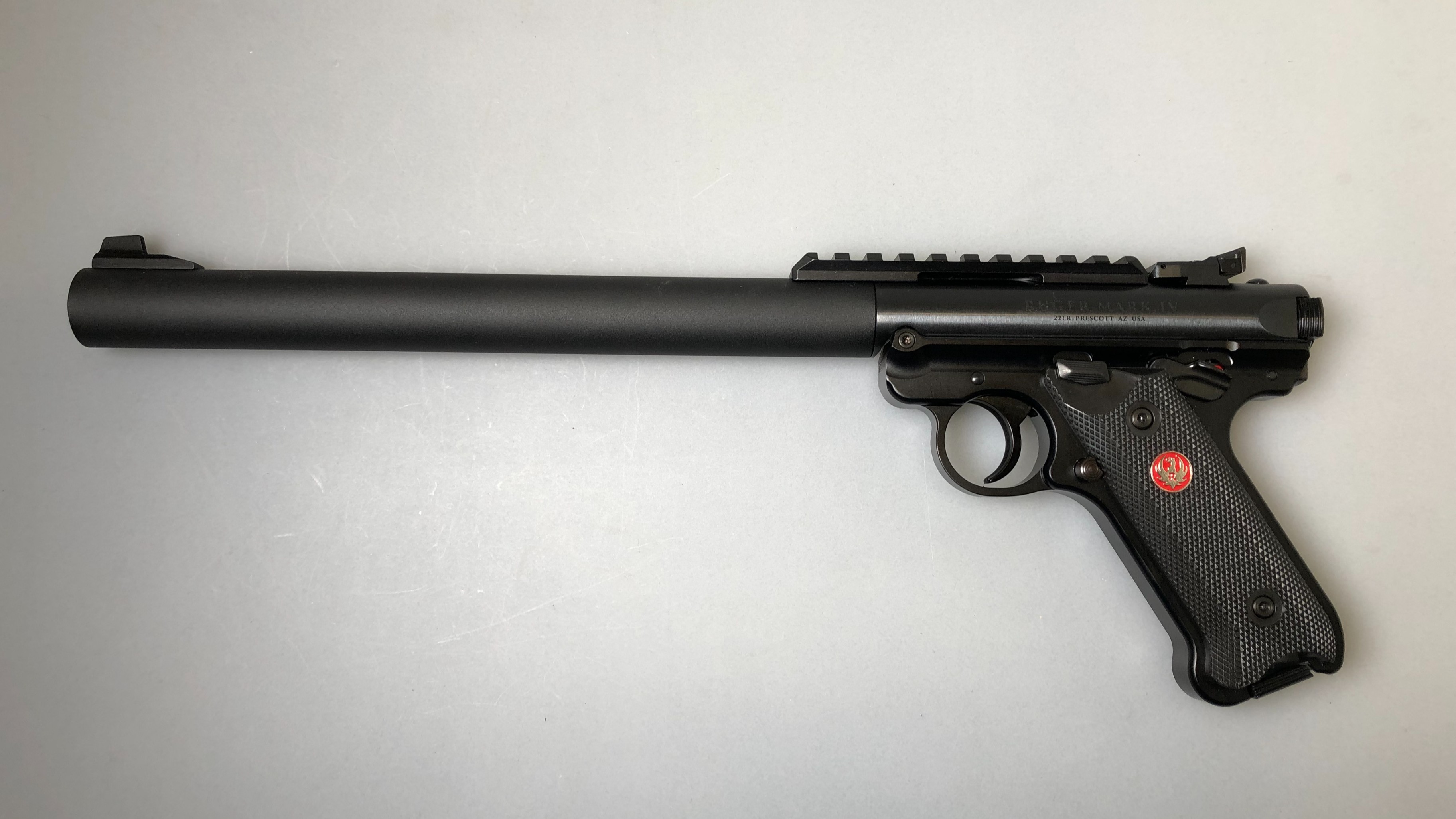 Pistole Ruger Mod. Mark IV Tactical mit integriertem Schalldämpfer .22 LR