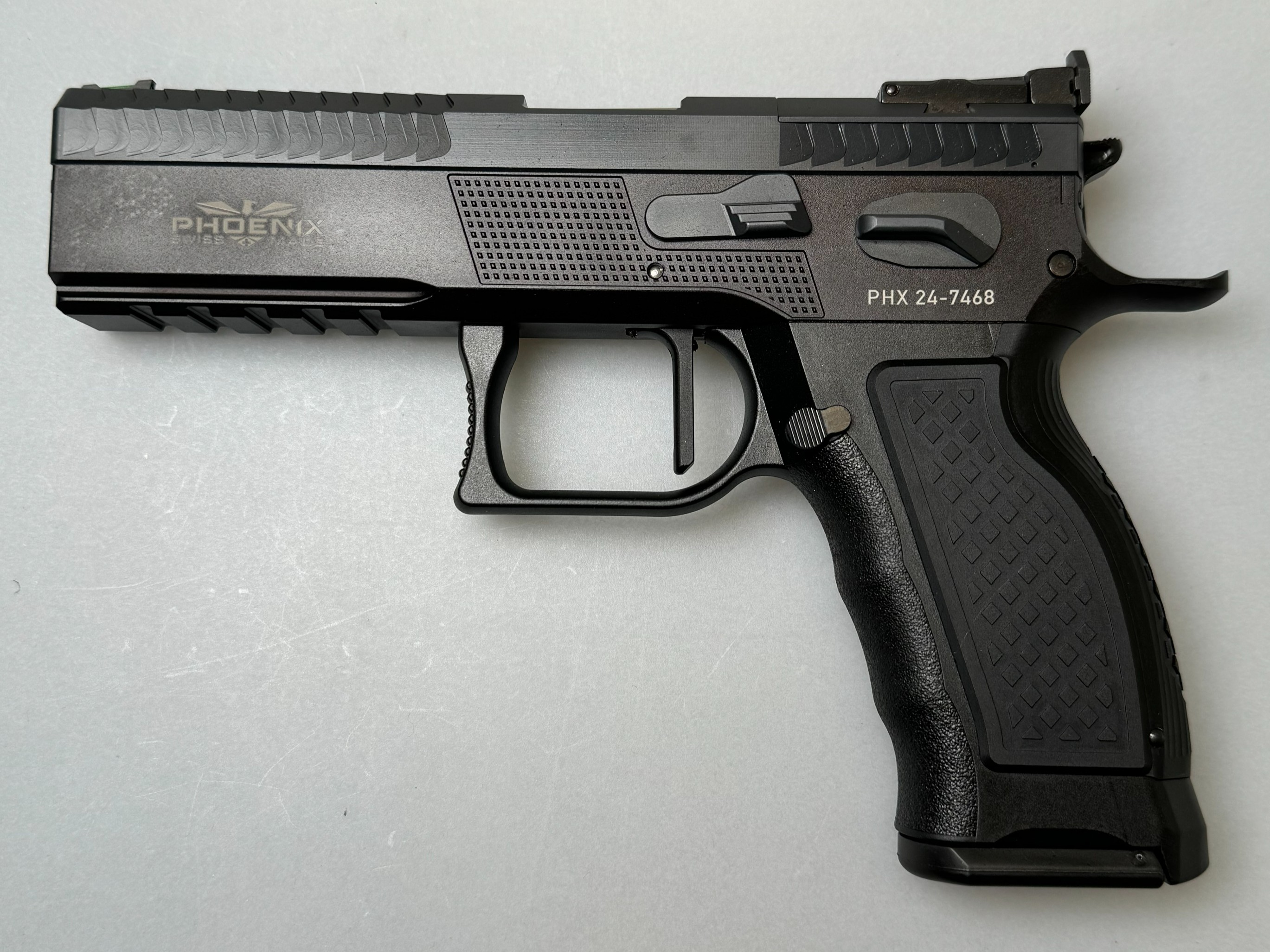 Pistole Phoenix Predator 9mm Para , Alu / Polymer, Black, nur SA, Fiberkorn grün, OR LPA