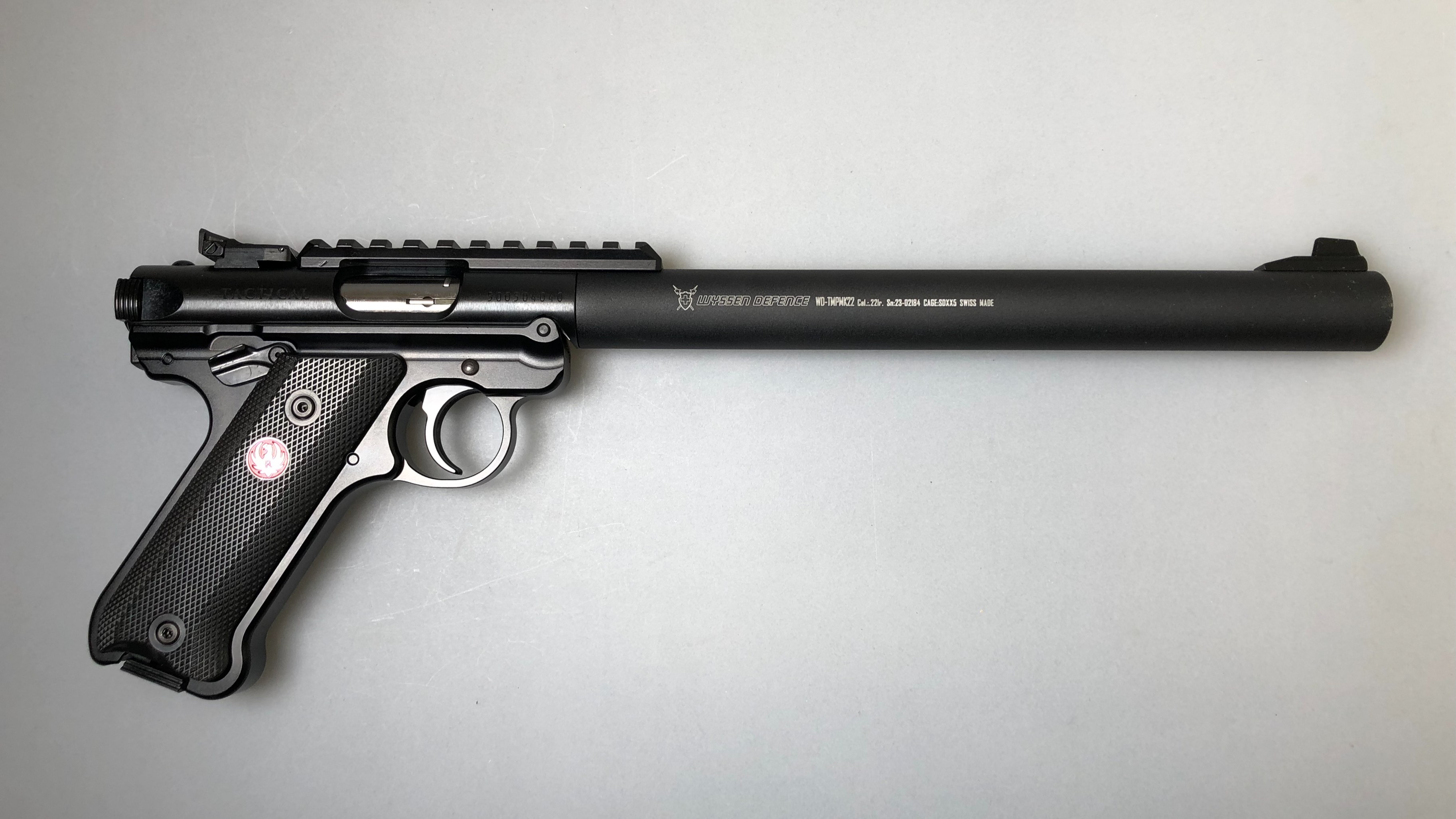 Pistole Ruger Mod. Mark IV Tactical mit integriertem Schalldämpfer .22 LR