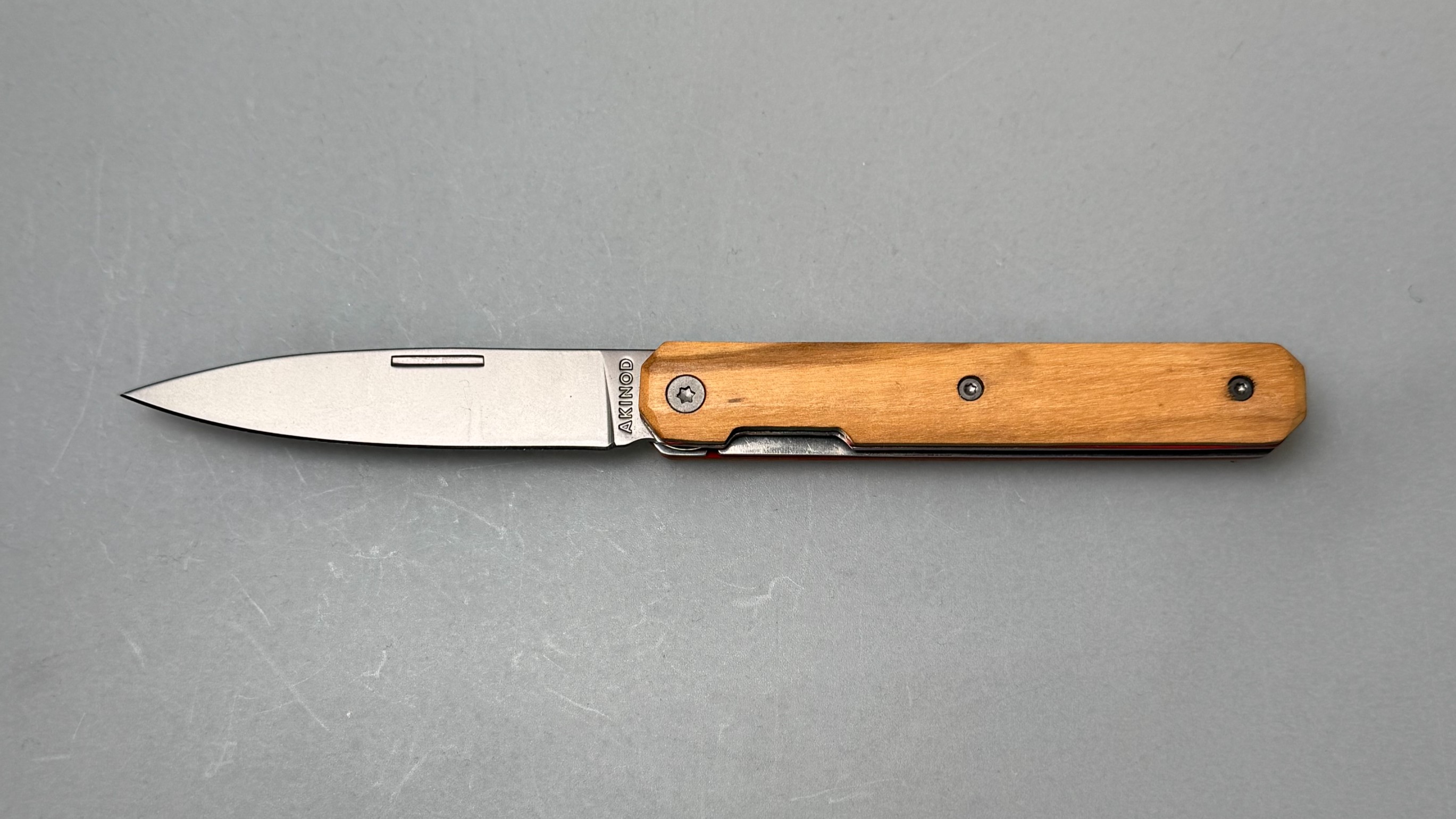 Messer Akindo 18H07, Titan, Olivenholz